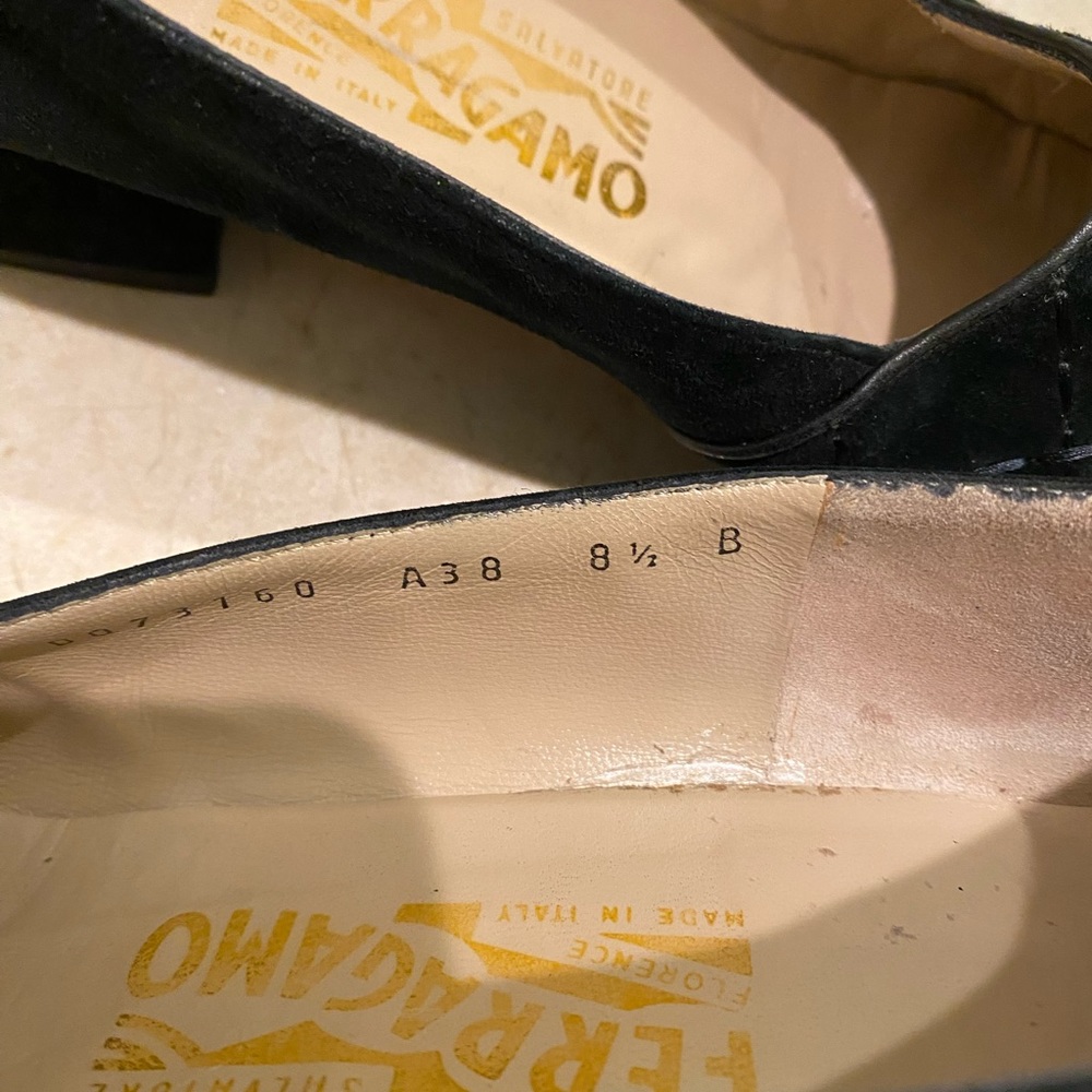 Salvatore Ferragamo black suede pumps - Picture 6 of 6